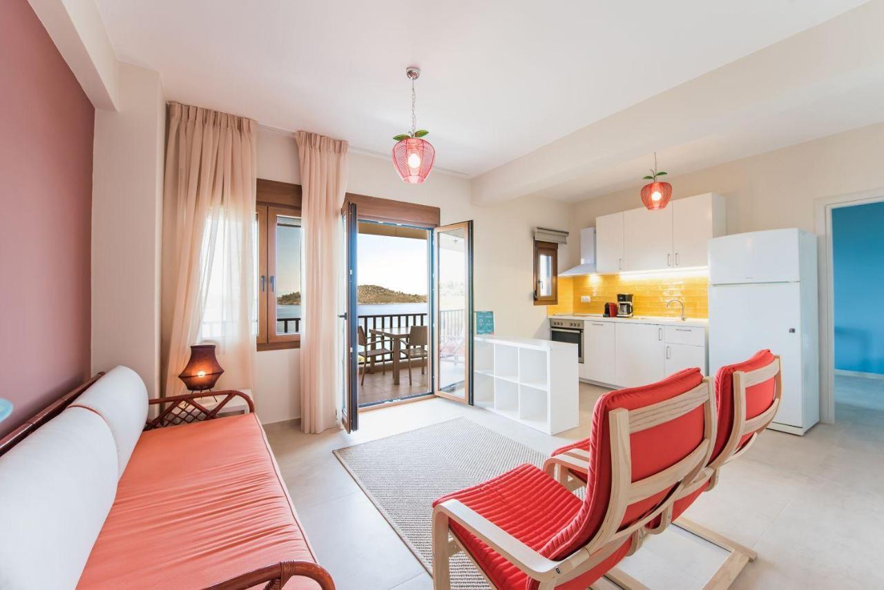 #Flh - Nereus & Oceanus Beachfront Apartments, Lagonisi Beach Ormos Panagias Extérieur photo